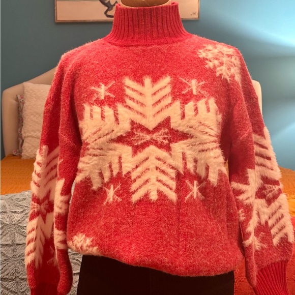 Beautiful. M/L Coral Sweater. Worn once. - Picture 1 of 3